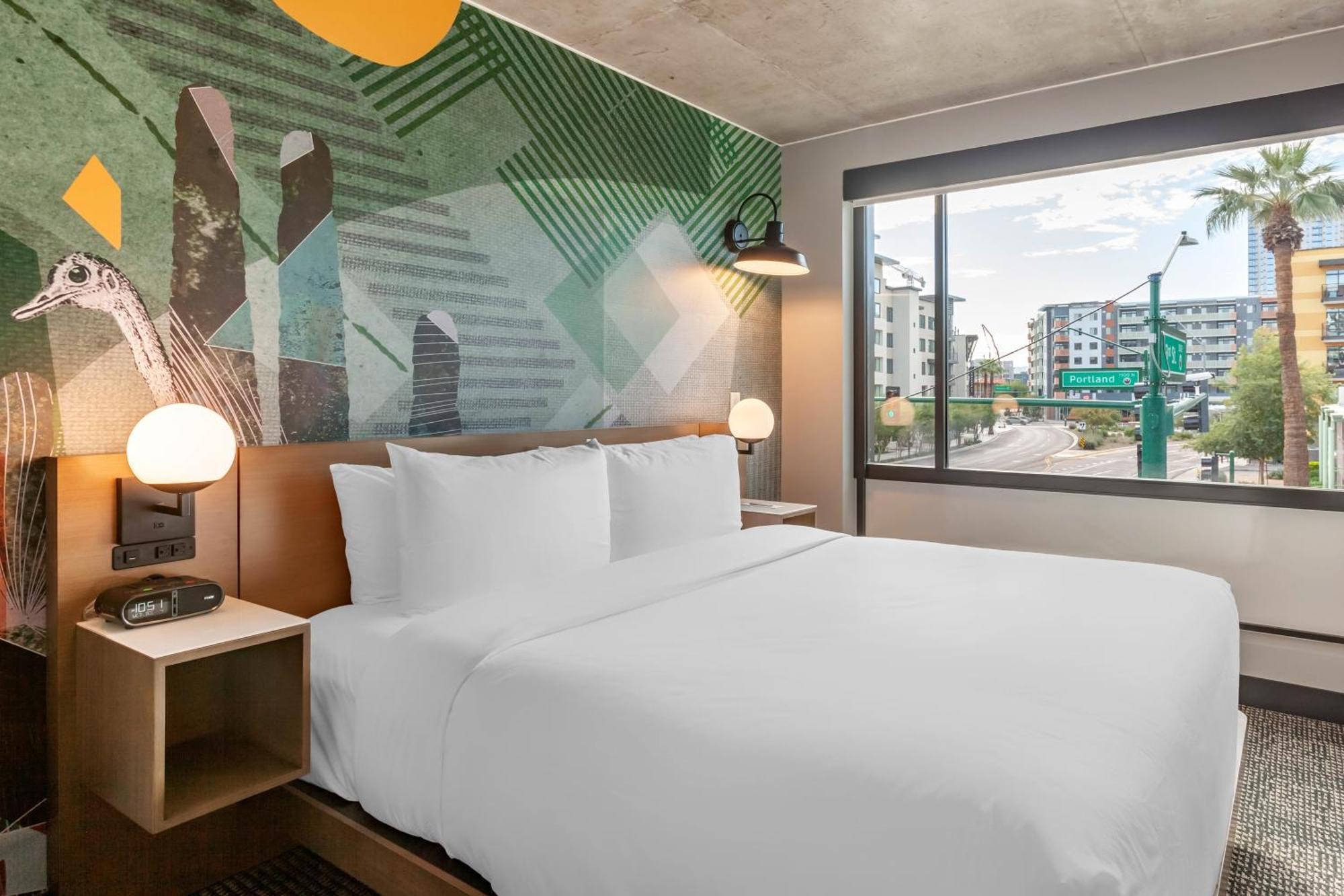 Cambria Downtown Convention & Airport Hotel